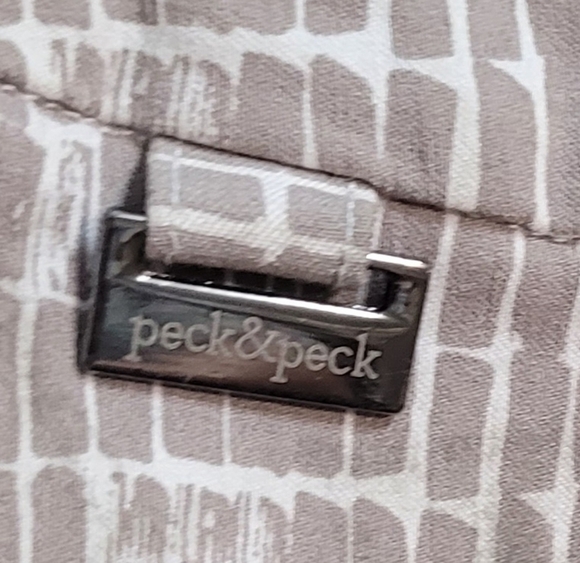 Peck&Peck Grey Print Design Burmuda shorts 6P - Picture 2 of 3